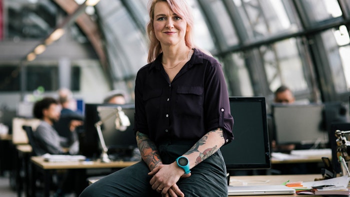 Woman in office 750x500