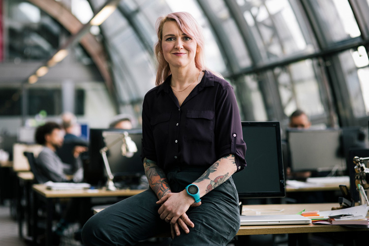 Woman in office 750x500